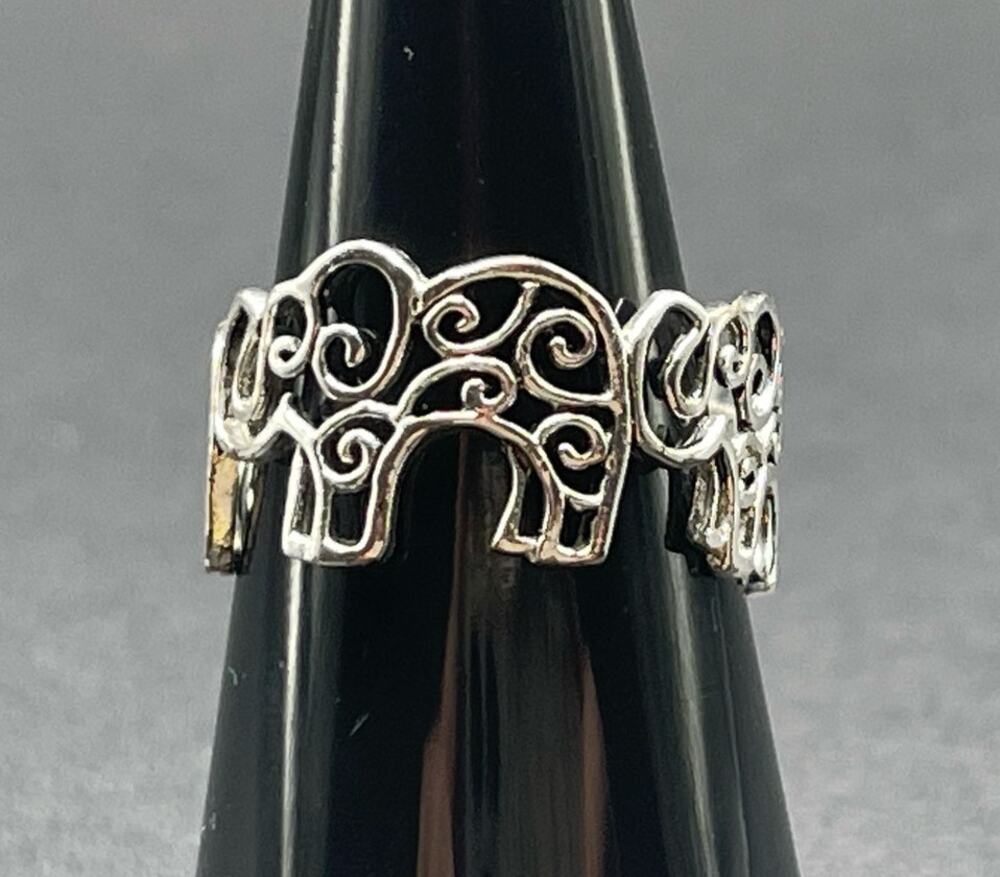 Sterling Silver Elephant Ring Open Scrollwork Band Size 7.5 LA 925 2.4 Grams